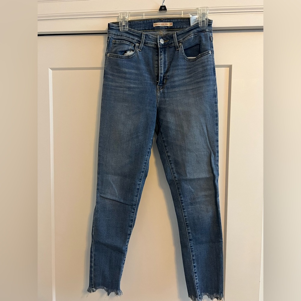 LEVIS JEANS